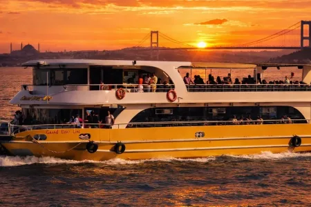 Sunset Bosphorus Cruise Istanbul – Unforgettable Golden Horn & Bosphorus Sunset Tour