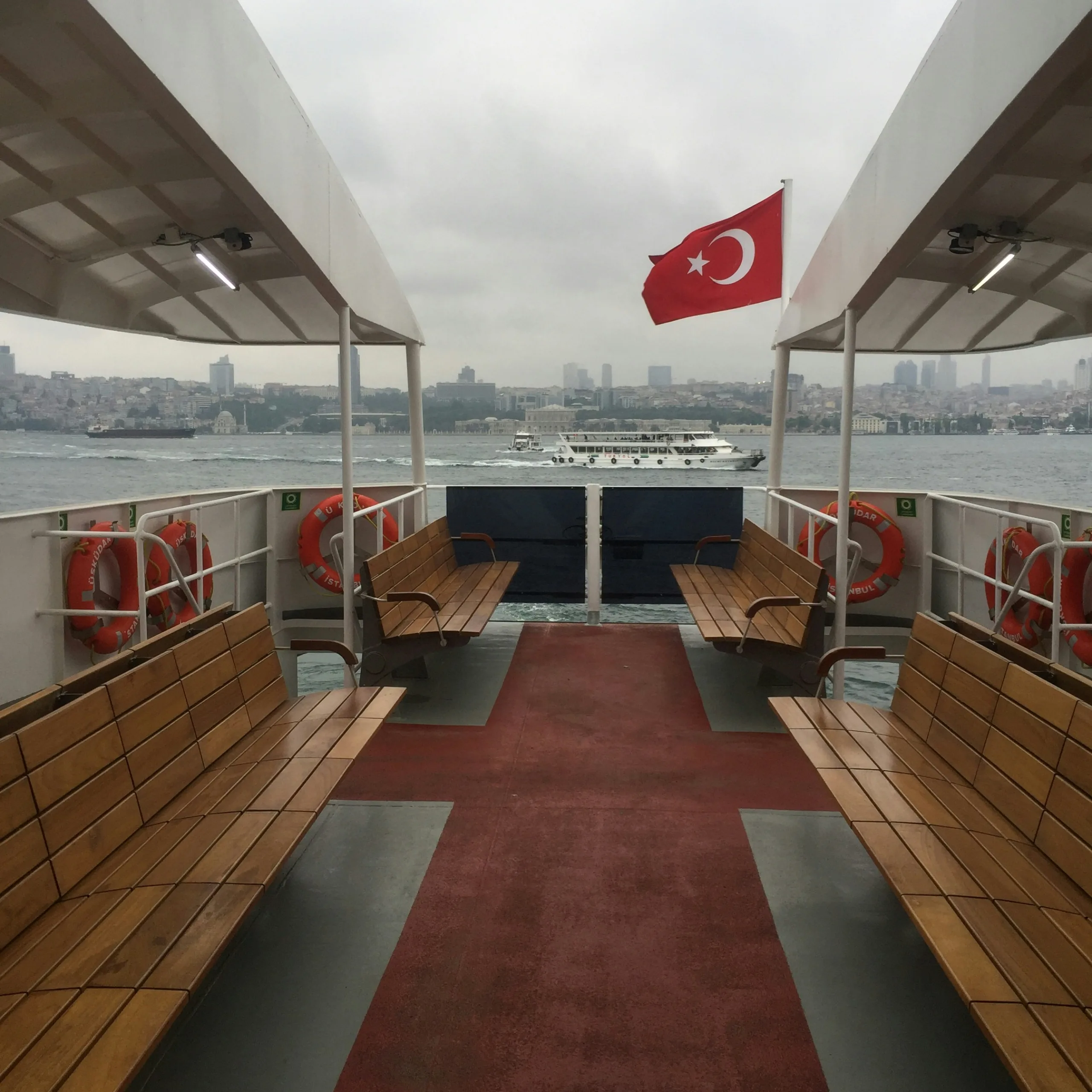 Bosphorus Cruise vs Ferry: Which One is Better for Tourists?
